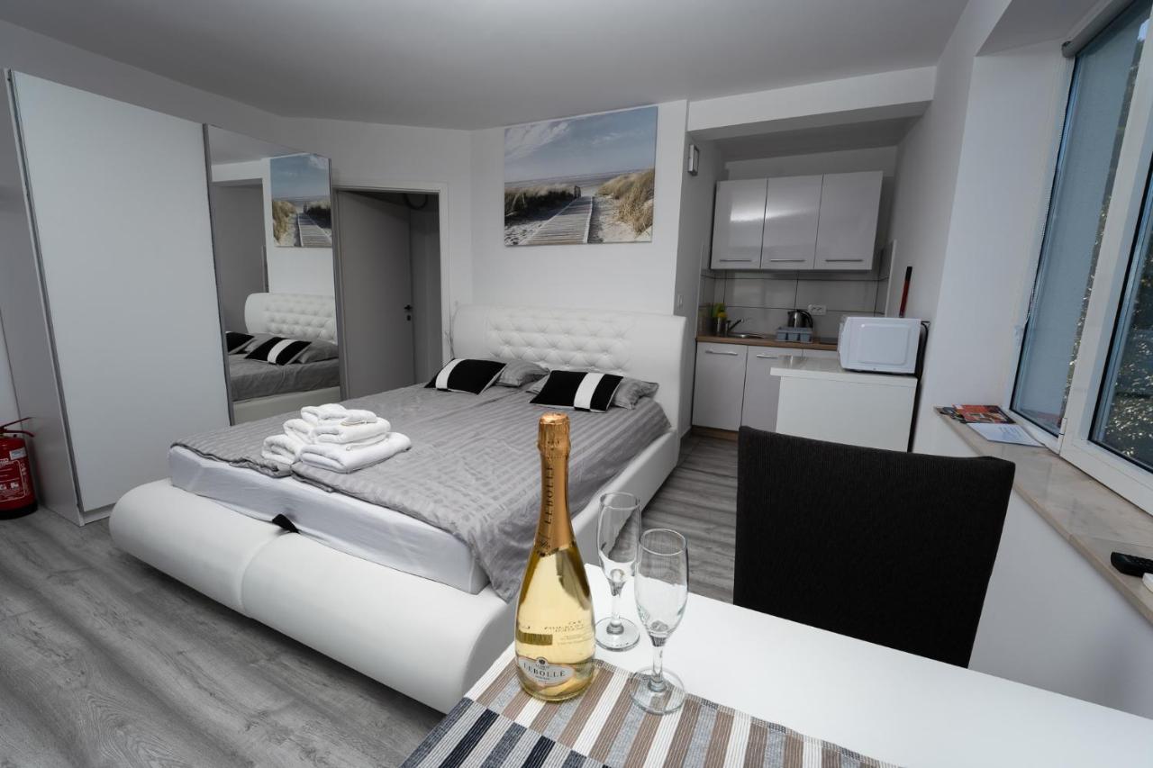 Bellevue Molet Apartments Копер Экстерьер фото
